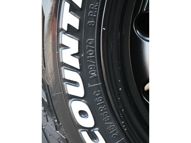 ハイエースバン スーパーＧＬ　ダークプライムＩＩ　高年式・３０００キロ台　オリジナル　ティーフォースフロントスポイラー　ネオトレース　スモークＬＥＤテールランプ　パウ１６インチＡＷ　リンクスファクトリーベットキット　３Ｄフロアマットフロント３Ｐ・リア（52枚目）