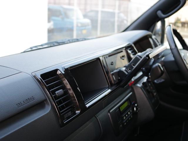 ハイエースバン スーパーＧＬ　ダークプライムＩＩ　高年式・３０００キロ台　オリジナル　ティーフォースフロントスポイラー　ネオトレース　スモークＬＥＤテールランプ　パウ１６インチＡＷ　リンクスファクトリーベットキット　３Ｄフロアマットフロント３Ｐ・リア（62枚目）