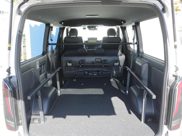 ハイエースバン ロングスーパーGL ダークプライムS 登録済み未使用車ダークプライムS ビックX11インチデカナビ ETC 両側パワースライドドア ベットキット デルフ06アルミホイル18インチ パラダタイヤ オメガLEDテール(15枚目)