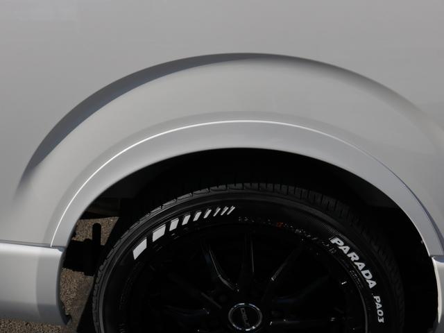 ハイエースバン ロングスーパーGL ダークプライムS 登録済み未使用車ダークプライムS ビックX11インチデカナビ ETC 両側パワースライドドア ベットキット デルフ06アルミホイル18インチ パラダタイヤ オメガLEDテール(28枚目)
