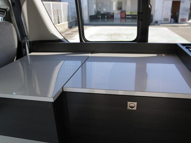 ハイエースワゴン GL MOBY DICKシリーズ【ORCA】 7人乗り リクライニングマット 8ナンバーキャンピングカー FFヒーター 40リットル冷蔵庫 12リットル排水.給水タンク 伸縮式シャワーヘッド付きシンク(29枚目)