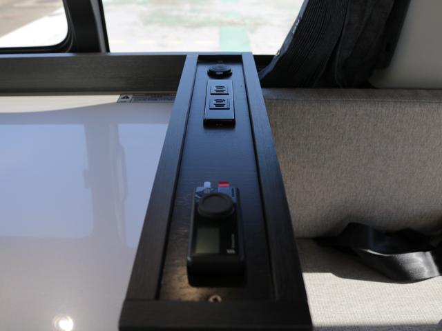 ハイエースワゴン GL MOBY DICKシリーズ【ORCA】 7人乗り リクライニングマット 8ナンバーキャンピングカー FFヒーター 40リットル冷蔵庫 12リットル排水.給水タンク 伸縮式シャワーヘッド付きシンク(38枚目)