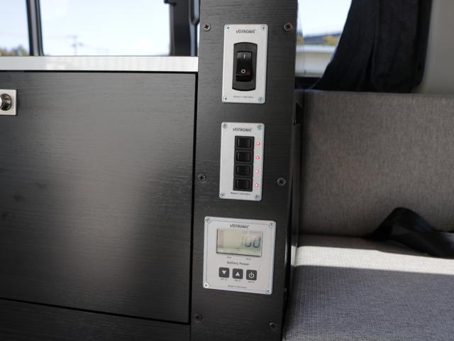 ハイエースワゴン GL MOBY DICKシリーズ【ORCA】 7人乗り リクライニングマット 8ナンバーキャンピングカー FFヒーター 40リットル冷蔵庫 12リットル排水.給水タンク 伸縮式シャワーヘッド付きシンク(59枚目)