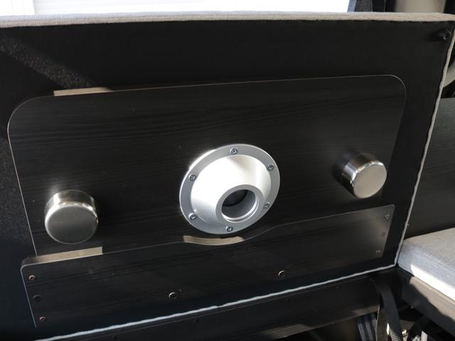 ハイエースワゴン GL MOBY DICKシリーズ【ORCA】 7人乗り リクライニングマット 8ナンバーキャンピングカー FFヒーター 40リットル冷蔵庫 12リットル排水.給水タンク 伸縮式シャワーヘッド付きシンク(71枚目)