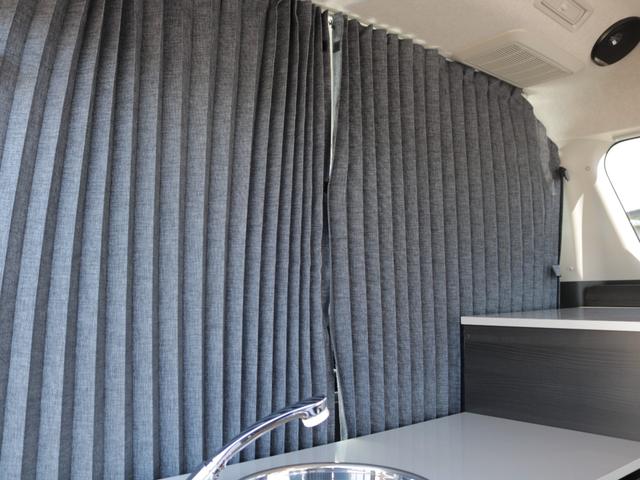 ハイエースワゴン GL MOBY DICKシリーズ【ORCA】 7人乗り リクライニングマット 8ナンバーキャンピングカー FFヒーター 40リットル冷蔵庫 12リットル排水.給水タンク 伸縮式シャワーヘッド付きシンク(72枚目)