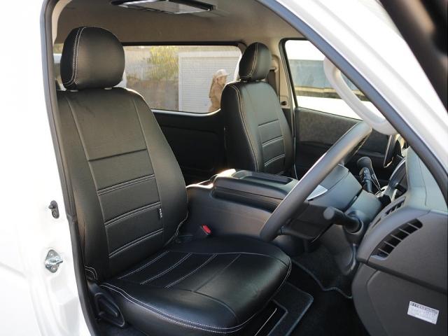 オリジナルシートカバー装着済み！！内装は黒で統一されかっこいい仕様になっております♪