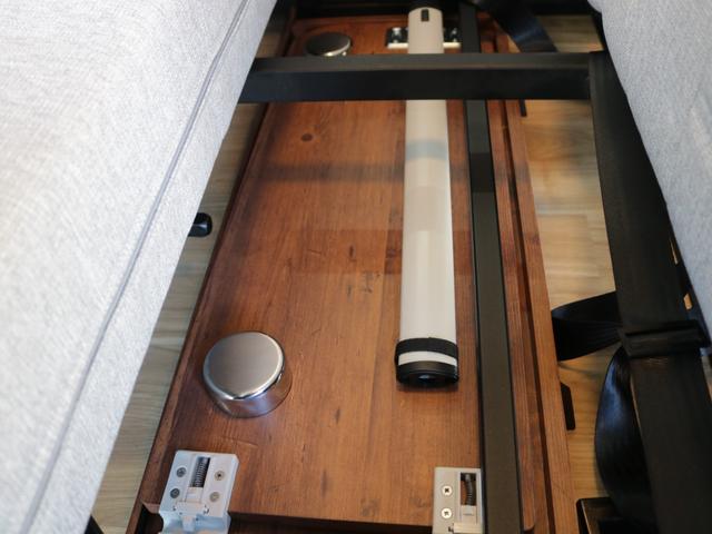 ハイエースバン DX GLパッケージ バン架装用パッケージ TSS付ICS付 寒冷地レス バルベロアーバングランデ 17インチAW カロナビ7インチナビ 天井・壁面断熱処理 FFヒーター サブバッテリー105Ah 上開き式冷蔵冷凍庫40L(32枚目)