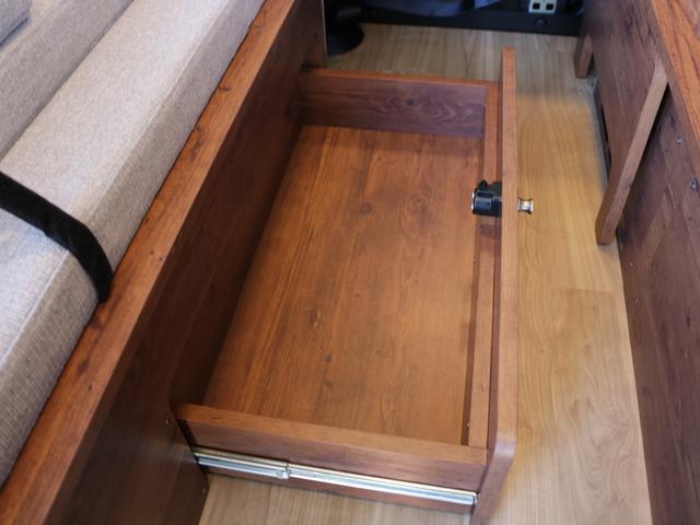 ハイエースバン DX GLパッケージ バン架装用パッケージ TSS付ICS付 寒冷地レス バルベロアーバングランデ 17インチAW カロナビ7インチナビ 天井・壁面断熱処理 FFヒーター サブバッテリー105Ah 上開き式冷蔵冷凍庫40L(73枚目)