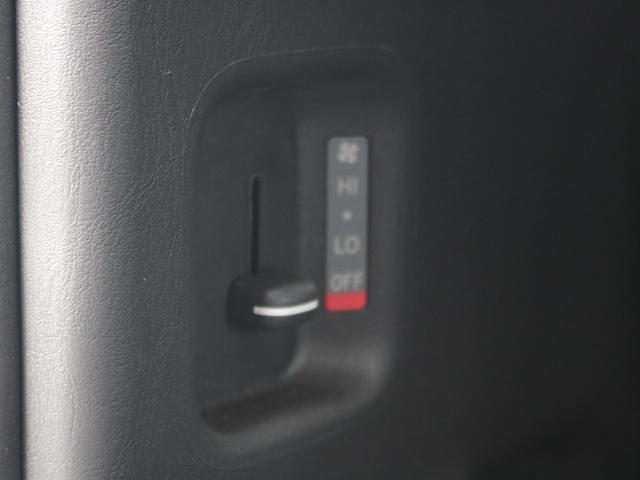 ハイエースバン ＳロングワイドＤＸ　ＧＬパッケージ　パーキングサポート　フローリング施工・レザートリム施工済み　アルパイン　ＢＩＧ－Ｘ１１（メカレス）　オリジナル　ネオトレースＲＥＤ　ＬＥＤテールランプ　オリジナルデルフ０６　１７インチアルミホイル（55枚目）