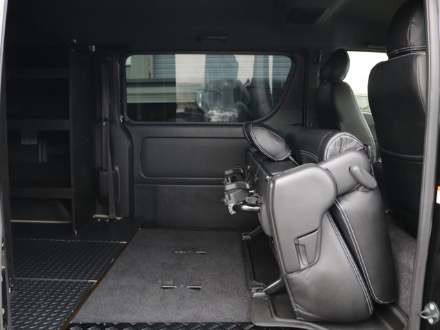 ハイエースバン スーパーＧＬ　ダークプライムＩＩ　アルパインビッグＸ１１インチナビ　ブラックエディション　便利な収納ラック　　デルフィーノラインフロントスポイラー　デルフィーノラインオーバーフェンダー　デルフ０６　アルミホイール　床板パネル（65枚目）