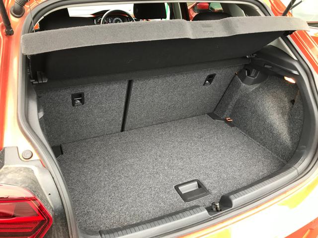 中古車 フォルクスワーゲン ポロ ｔｓｉコンフォートライン アダプティブクルーズコントロール ディスカバープロ バックカメラ パークアシスト パークソナー 衝突軽減ブレーキ キーレス 純正１５インチアルミホイール ｅｔｃ 宮城 ｉｄｅａｌ泉店 プジョー仙台泉