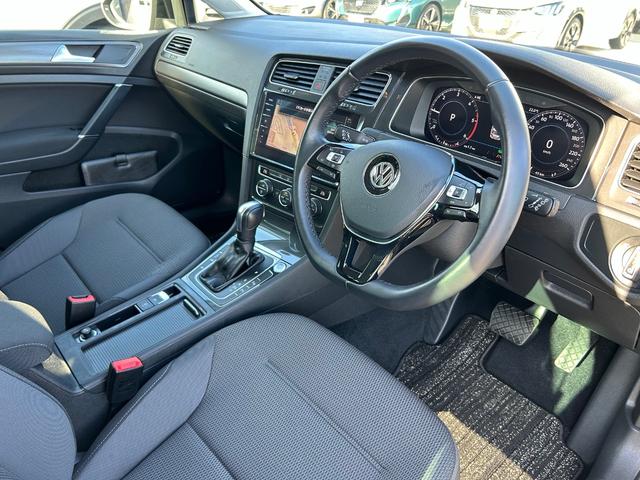 ゴルフヴァリアント ＴＤＩ　コンフォートライン　マイスター　特別仕様車　ＡＣＣ　純正フルセグナビ　パークアシスト　パークディスタンスコントロール　オプティカルパーキンアシスト　ブラインドスポットディデクション　リアトラフィックアラート　ＬＥＤテールレンズ（48枚目）