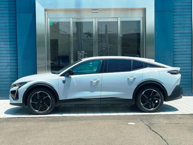 408 GTハイブリッド PHEV マトリックスLED ハーフレザー ACC 衝突軽減B カープレイ アンドロイドオート 360度カメラ 車線逸脱警報 障害物センサー アテンションアラート 電動リアゲート 純正19AW(10枚目)