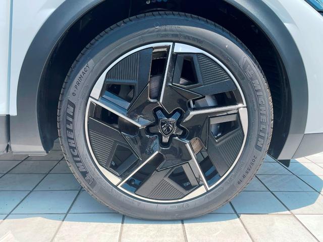 408 GTハイブリッド PHEV マトリックスLED ハーフレザー ACC 衝突軽減B カープレイ アンドロイドオート 360度カメラ 車線逸脱警報 障害物センサー アテンションアラート 電動リアゲート 純正19AW(12枚目)