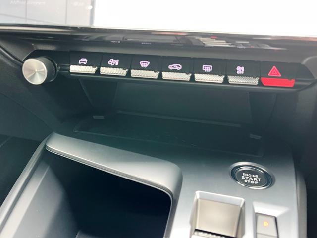 408 GTハイブリッド マトリックスLEDヘッドライト 純正ナビ 360度カメラ 半革パワーシート シートヒーター 衝突軽減ブレーキ ブラインドスポット クリアランスソナー ACC 純正19インチAW(16枚目)