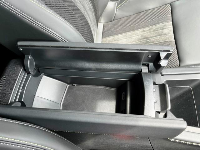 408 GTハイブリッド マトリックスLEDヘッドライト 純正ナビ 360度カメラ 半革パワーシート シートヒーター 衝突軽減ブレーキ ブラインドスポット クリアランスソナー ACC 純正19インチAW(24枚目)