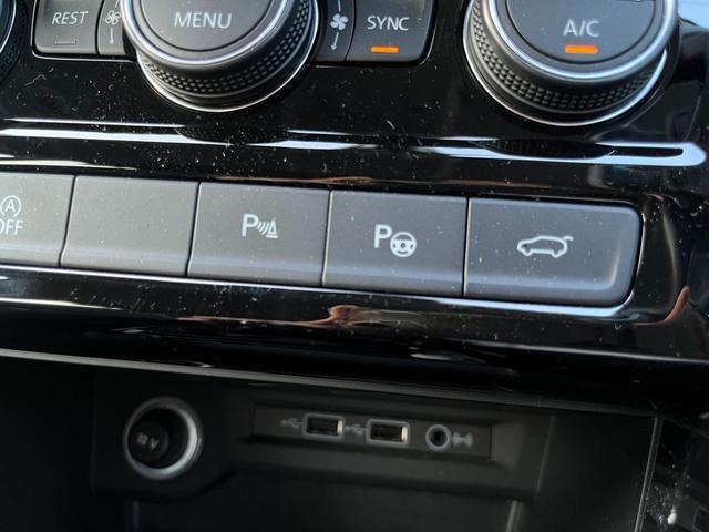 ゴルフトゥーラン ＴＤＩ　ハイライン　フルセグナビ　ＬＥＤヘッドライト　ＡＣＣ　衝突軽減ブレーキ　バックカメラ　ＥＴＣ２．０　Ｂｌｕｅｔｏｏｔｈ接続可　純正１７インチＡＷ（26枚目）