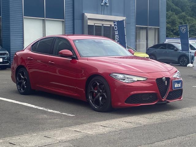 ジュリア ヴェローチェ　電動レザー　シートヒーター　ドライブレコーダー　ＡＣＣ　衝突軽減ブレーキ　バックカメラ　キセノンヘッドライト　ＥＴＣ　純正１９インチＡＷ（3枚目）