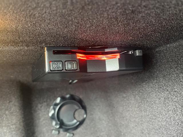 ジュリア ヴェローチェ　電動レザー　シートヒーター　ドライブレコーダー　ＡＣＣ　衝突軽減ブレーキ　バックカメラ　キセノンヘッドライト　ＥＴＣ　純正１９インチＡＷ（26枚目）