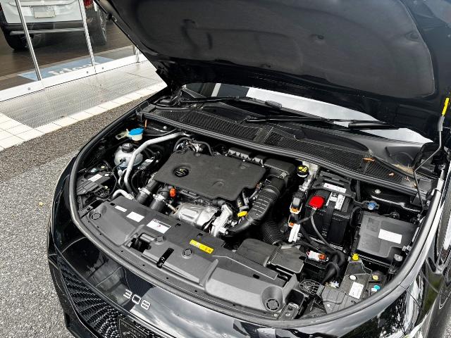 ３０８ ＧＴ　ブルーＨＤｉ　マトリックスＬＥＤヘッドライト　純正ナビ　半革Ｐシート　３６０度カメラ　ソナー　ＣａｒＰｌａｙ対応　フロントシート＆ステアリングヒーター　衝突軽減Ｂ　ＡＣＣ　純正１８インチＡＷ（22枚目）