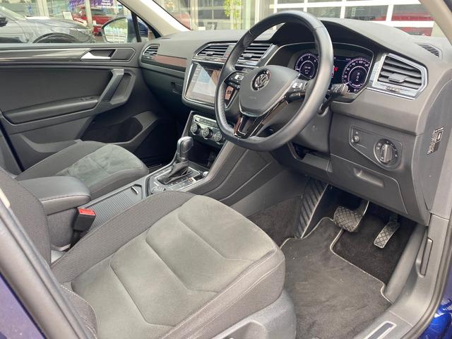 内装の細かなところも徹底クリーニング。