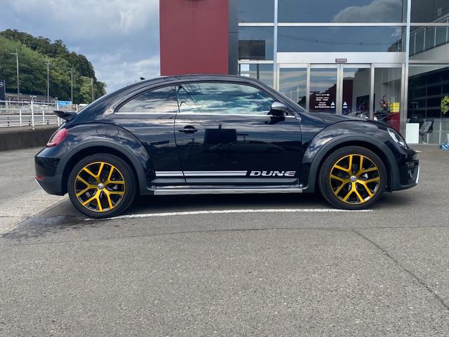 ザ・ビートル デューン 限定車 純正フルセグナビ 専用スポーツシート リアスポイラー バックカメラ 専用デザインアルミホイール Bluetooth接続 スマートキー ETC(4枚目)
