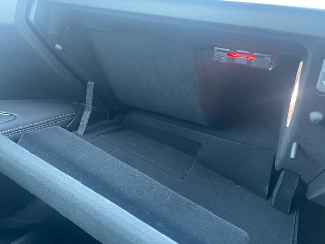 PEUGEOT 5008 GT BLUE HDI