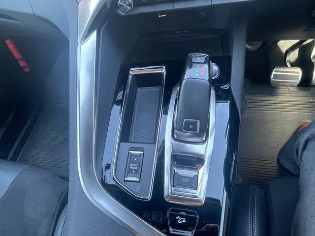 PEUGEOT 5008 GT BLUE HDI
