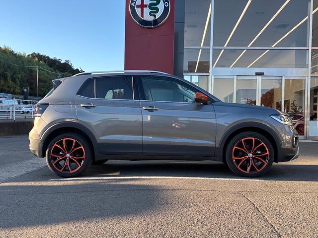 T-クロス TSI 1stプラス 限定車 ディスカバーメディア デジタルメーター LEDライト ドラレコ アダプティブクルーズコントロール ルーフレール パドルシフト Bluetooth接続 スマートキー ETC2.0(4枚目)