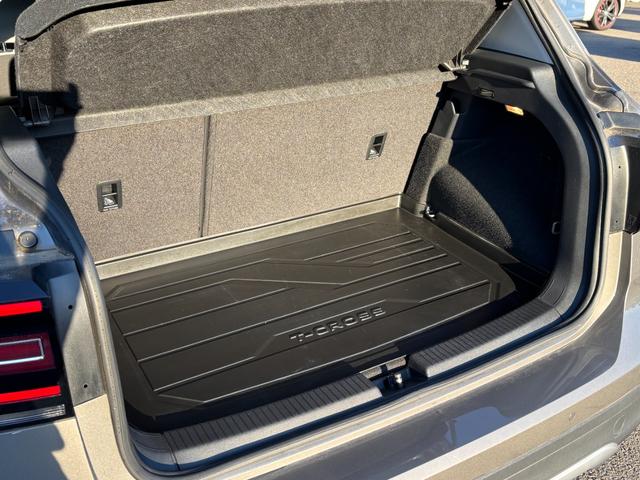 T-クロス TSI 1stプラス 限定車 ディスカバーメディア デジタルメーター LEDライト ドラレコ アダプティブクルーズコントロール ルーフレール パドルシフト Bluetooth接続 スマートキー ETC2.0(18枚目)