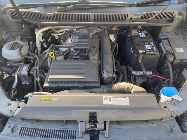 ゴルフトゥーラン ＴＳＩ　ハイライン　純正フルセグナビ　ＬＥＤライト　ドラレコ　リアモニター　アダプティブクルーズコントロール　バックカメラ　パドルシフト　Ｂｌｕｅｔｏｏｔｈ接続　スマートキー　純正１７インチＡＷ　ＥＴＣ（22枚目）