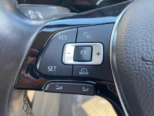 ゴルフトゥーラン ＴＳＩ　ハイライン　純正フルセグナビ　ＬＥＤライト　ドラレコ　リアモニター　アダプティブクルーズコントロール　バックカメラ　パドルシフト　Ｂｌｕｅｔｏｏｔｈ接続　スマートキー　純正１７インチＡＷ　ＥＴＣ（26枚目）