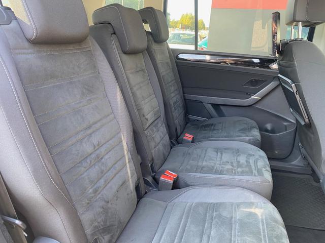 ゴルフトゥーラン ＴＳＩ　ハイライン　純正フルセグナビ　ＬＥＤライト　ドラレコ　リアモニター　アダプティブクルーズコントロール　バックカメラ　パドルシフト　Ｂｌｕｅｔｏｏｔｈ接続　スマートキー　純正１７インチＡＷ　ＥＴＣ（58枚目）