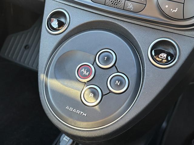 アバルト595 コンペティツィオーネ レコードモンツァマフラー サベルトシート ブレンボキャリパー Carplay 前後ドラレコ KONI 純正17インチアルミホイール Bluetooth接続 キーレス ETC(15枚目)