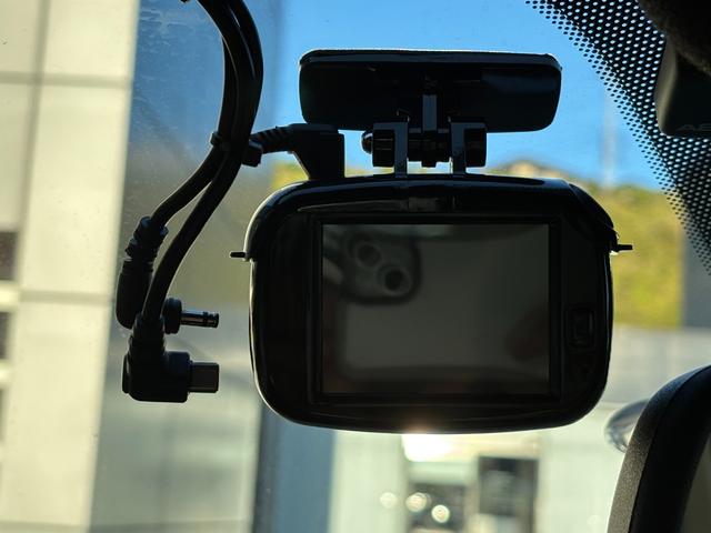 アバルト595 コンペティツィオーネ レコードモンツァマフラー サベルトシート ブレンボキャリパー Carplay 前後ドラレコ KONI 純正17インチアルミホイール Bluetooth接続 キーレス ETC(25枚目)