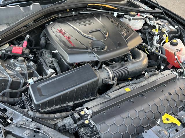 ジュリア ヴェローチェ 電動ブラウンレザーシート Carplay アダプティブクルーズコントロール ステアリングヒーター シートヒーター パドルシフト Bluetooth接続 純正アルミホイール スマートキー ETC(21枚目)