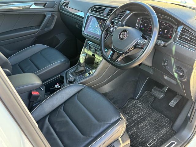 内装の細かなところも徹底クリーニング。