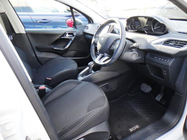 ２０８ アリュール　衝突軽減ブレーキ　タッチスクリーンオーディオ　Ｂｌｕｅｔｏｏｔｈ接続　クルーズコントロール　クリアランスソナー　マニュアルモード付ＡＴ　オートエアコン　純正１６インチＡＷ（2枚目）