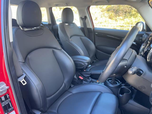 MINI クーパー ピカデリーエディション 特別仕様車 LEDヘッドライト 純正ナビゲーション 黒革シート Bカメラ シートヒーター 衝突軽減ブレーキ クリアランスソナー ETC 純正15インチAW(56枚目)