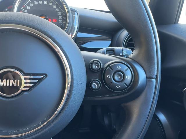 MINI クーパー ピカデリーエディション 特別仕様車 LEDヘッドライト 純正ナビゲーション 黒革シート Bカメラ シートヒーター 衝突軽減ブレーキ クリアランスソナー ETC 純正15インチAW(63枚目)