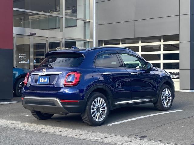 ５００Ｘ クロス　フルセグナビ　ＬＥＤヘッドライト　アダプティブクルーズコントロール　バックカメラ　ドラレコ　ブラウンレザーシート　シートヒーター　スマートキー　純正１７インチアルミホイール　オートライト　ＥＴＣ（5枚目）