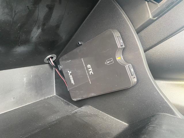 ５００Ｘ クロス　フルセグナビ　ＬＥＤヘッドライト　アダプティブクルーズコントロール　バックカメラ　ドラレコ　ブラウンレザーシート　シートヒーター　スマートキー　純正１７インチアルミホイール　オートライト　ＥＴＣ（26枚目）