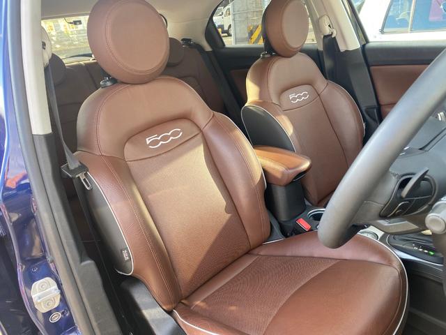 ５００Ｘ クロス　フルセグナビ　ＬＥＤヘッドライト　アダプティブクルーズコントロール　バックカメラ　ドラレコ　ブラウンレザーシート　シートヒーター　スマートキー　純正１７インチアルミホイール　オートライト　ＥＴＣ（56枚目）