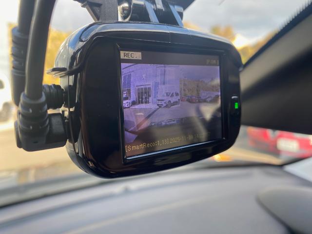 ５００Ｘ クロス　フルセグナビ　ＬＥＤヘッドライト　アダプティブクルーズコントロール　バックカメラ　ドラレコ　ブラウンレザーシート　シートヒーター　スマートキー　純正１７インチアルミホイール　オートライト　ＥＴＣ（65枚目）