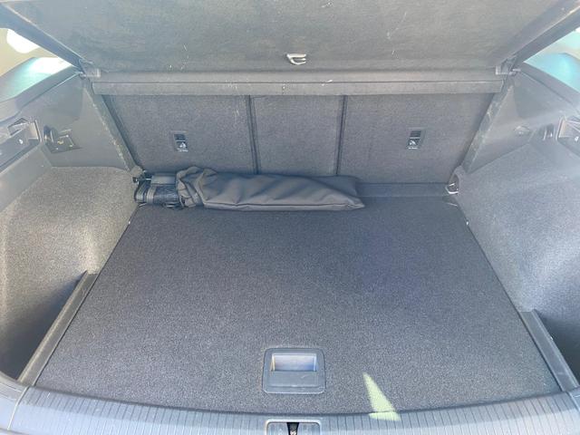 ティグアン TDI 4モーション ハイライン 純正フルセグナビ ACC 360度カメラ Carplay ETC LEDライト 19インチ純正アルミホイール レザーシート シートヒーター デジタルメーター レーンアシスト パークアシスト(18枚目)