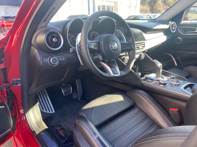 ジュリア ヴェローチェ 純正フルセグナビ AWD Carplay アダプティブクルーズコントロール ドラレコ シートヒーター ステアリングヒーター バックカメラ Bluetooth スマートキー 純正19インチAW ETC(9枚目)