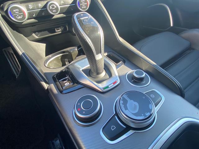 ジュリア ヴェローチェ 純正フルセグナビ AWD Carplay アダプティブクルーズコントロール ドラレコ シートヒーター ステアリングヒーター バックカメラ Bluetooth スマートキー 純正19インチAW ETC(55枚目)