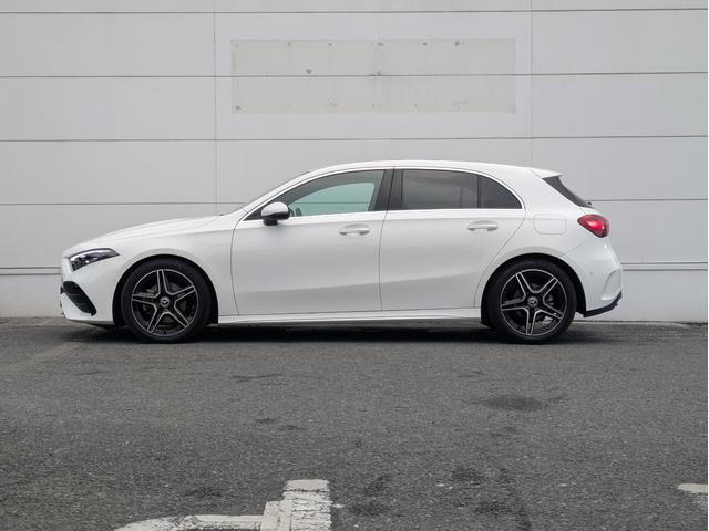 Ａクラス Ａ２００ｄ　ＡＭＧラインパッケージ　フルセグナビ　ＬＥＤヘッドライト　半革Ｐシート　バックカメラ　衝突軽減Ｂ　ＡＣＣ　シートヒーター　クリアランスソナー　ブラインドスポット　ＥＴＣ　スタッドレスセット　純正１８インチＡＷ（4枚目）