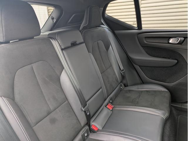 ＸＣ４０ Ｂ４　ＡＷＤ　Ｒデザイン　純正ＨＤＤナビ　ｈａｒｍａｎ／ｋａｒｄｏｎプレミアムオーディオ　３６０度カメラ　ＥＴＣ２．０　ＡＣＣ　ブラインドスポットモニター　電動リアゲート　純正１９インチＡＷ（17枚目）