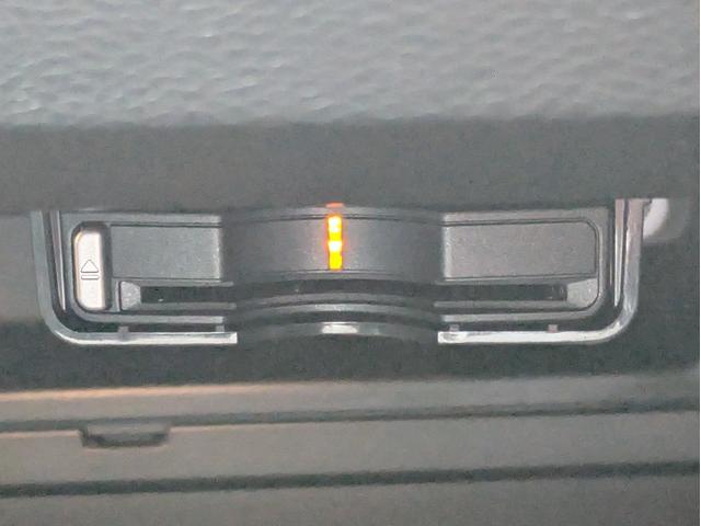 ＸＣ４０ Ｂ４　ＡＷＤ　Ｒデザイン　純正ＨＤＤナビ　ｈａｒｍａｎ／ｋａｒｄｏｎプレミアムオーディオ　３６０度カメラ　ＥＴＣ２．０　ＡＣＣ　ブラインドスポットモニター　電動リアゲート　純正１９インチＡＷ（62枚目）